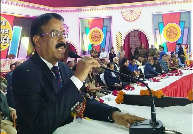 सैकड़ों साल पुराने इटावा महोत्सव का हुआ रंगारंग शुभारंभ