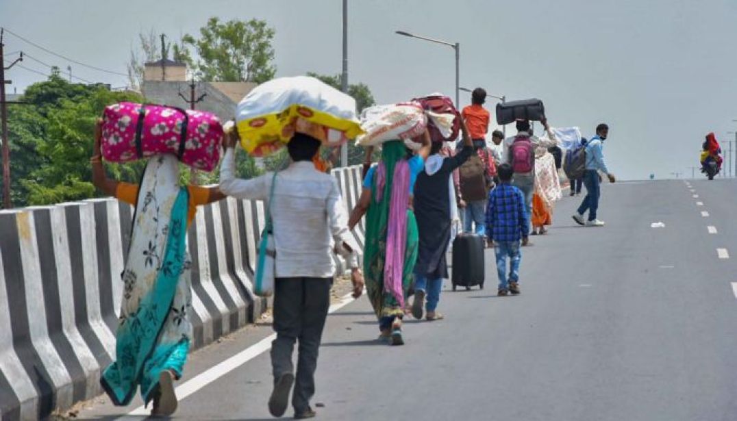 जानिये, यूपी लौट रहे प्रवासी श्रमिकों की किस तरह ट्रैकिंग कर रही सरकार