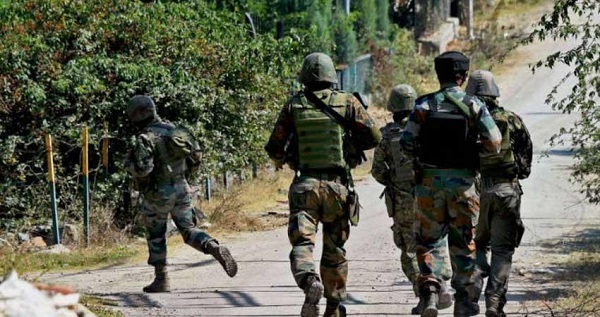 Jammu and Kashmir: भारत ने किया आतंकियों पर डबल अटैक, सुरक्षाबलों के साथ मुठभेड़ जारी