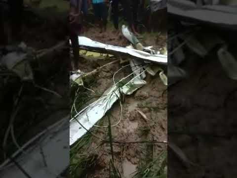 Aircraft Crash: आजमगढ़ में निजी एयरक्राफ्ट दुर्घटनाग्रस्त होकर गिरा गांव में, एक की मौत