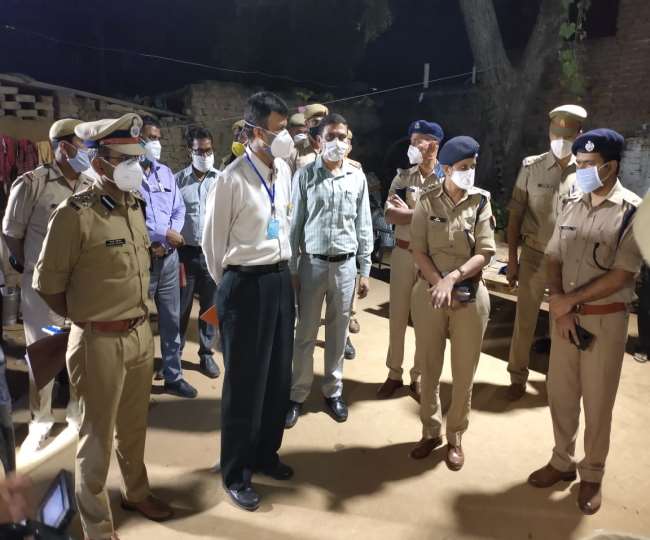 Hathras gangrape Case: पीड़िता के घर जांच के लिए पहुंची SIT.. मौके पर भारी पुलिस फोर्स तैनात