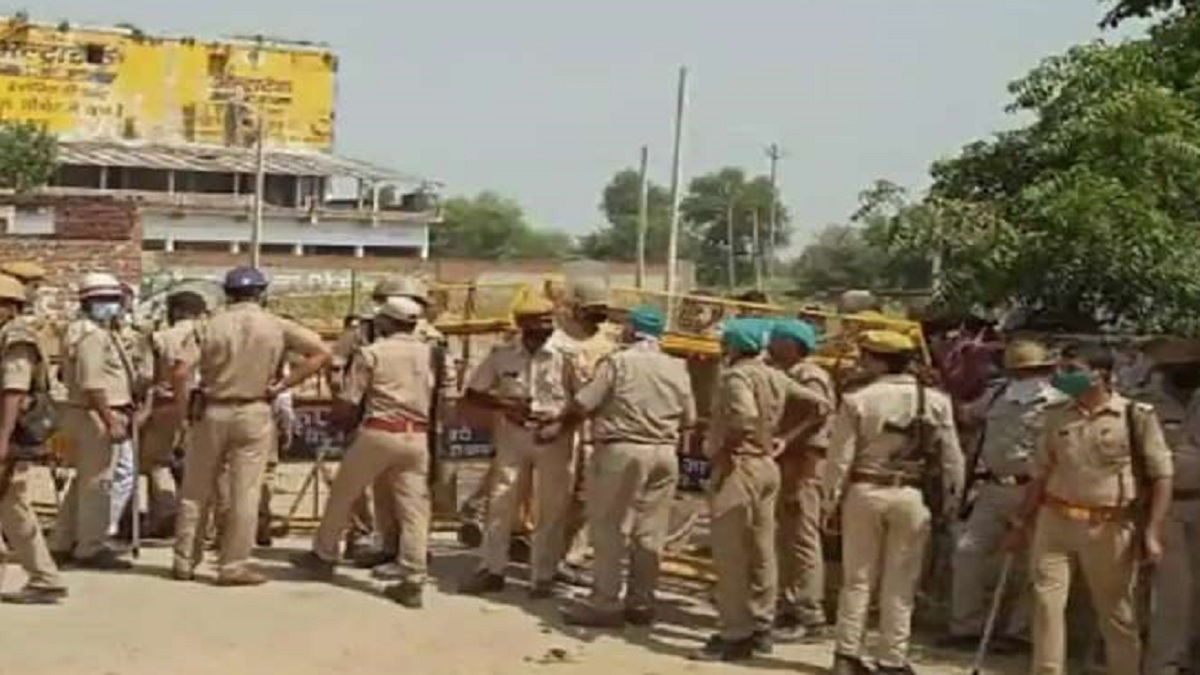 Hathras Case: हाथरस कांड में नया मोड़, PFI के बाद सामने आया नक्सल कनेक्शन, SIT को संदिग्ध महिला की तलाश
