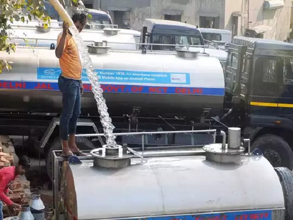 Delhi Water Crisis: इस कारण से दिल्ली के कई इलाकों में होने वाली है पानी की किल्लत