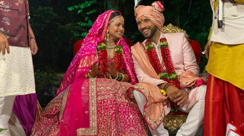 शादी के बंधन में बंध कोरियोग्राफर पुनीत जे पाठक, तस्वीरों में देखें वेडिंग की खास झलक शादी के बंधन में बंध कोरियोग्राफर पुनीत जे पाठक, तस्वीरों में देखें वेडिंग की खास झलक