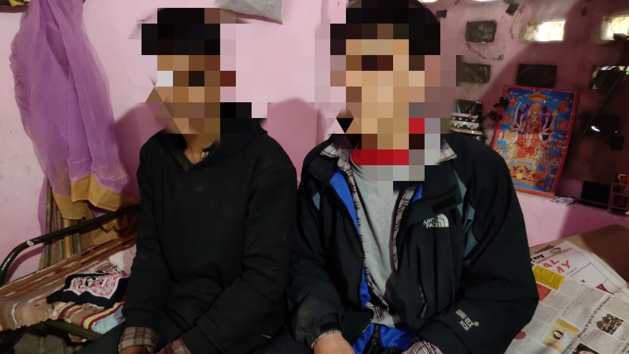 महराजगंज: अवैध और नशीली दवाओं से साथ दो नेपाली युवक गिरफ्तार, जानिये इनका कारनामा महराजगंज: अवैध और नशीली दवाओं से साथ दो नेपाली युवक गिरफ्तार, जानिये इनका कारनामा