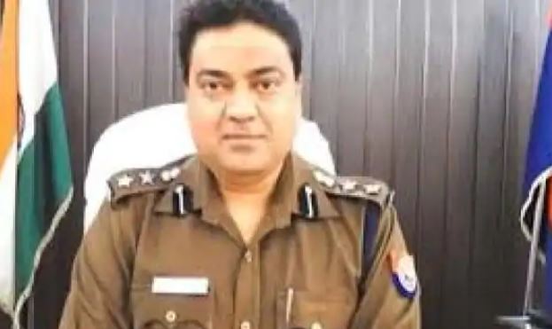 Bureaucracy: विजिलेंस जांच में सामने आयी प्रयागराज के पूर्व SSP की काली करतूतें, जानिये भ्रष्टाचार का यह पूरा मामला Bureaucracy: विजिलेंस जांच में सामने आयी प्रयागराज के पूर्व SSP की काली करतूतें, जानिये भ्रष्टाचार का यह पूरा मामला