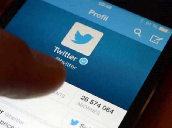 Twitter: ट्विटर ने माने सरकार के निर्देश, विवादित हैशटैग पर भी चलाई कैंची, कई अकाउंट किए ब्लॉक
