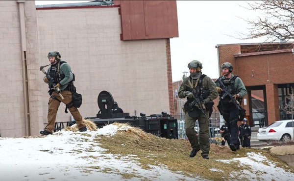 Colorado Shooting: अमेरिका के कोलोराडो में गोलीबारी, पुलिसकर्मी सहित दस की मौत