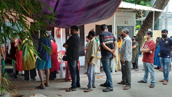 West Bengal Election: हिंसा और फायरिंग के बीच पश्चिम बंगाल में चौथे चरण का मतदान, जानें कितनी प्रतिशत हुई वोटिंग