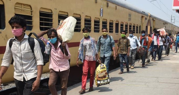 Corona Alert in UP: यूपी लौटने वाले प्रवासियों के लिये कोरोना काल में नई गाइडलाइन जारी, जानिये ये जरूरी निर्देश