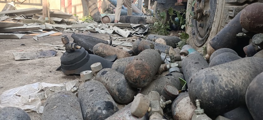 Oxygen Cylinder Blast in Lucknow: लखनऊ में ऑक्सीजन रिफिल प्लांट में धमाका, दो लोगों की मौत