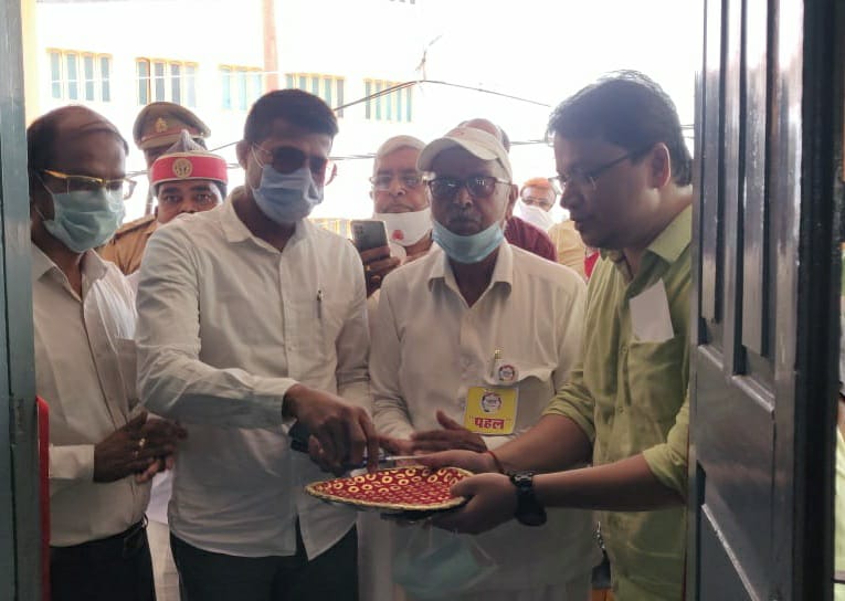 सिसवा बाजार में रक्तदान शिविर आयोजन, 44 लोगों ने किया रक्तदान