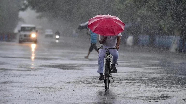 Weather Forecast: तेजी से एक्टिव होने लगा मानसून, उत्तर प्रदेश, Delhi-NCR समेत कई राज्यों में बारिश का अनुमान