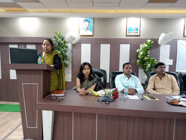 Maharajganj: जानिए कोरोना काल में चिकित्सकों ने कैसे की मरीजों की सेवा, आइएमए के मंच पर डॉक्टरों ने साझा किए अनुभव Maharajganj: जानिए कोरोना काल में चिकित्सकों ने कैसे की मरीजों की सेवा, आइएमए के मंच पर डॉक्टरों ने साझा किए अनुभव