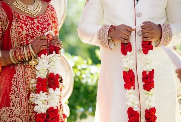 Unique Marriage in Bihar: जयमाला लेकर पहुंची दुल्हन ने स्टेज पर कर दिया शादी से इंकार, कारण जान कर हर कोई हुआ हैरान