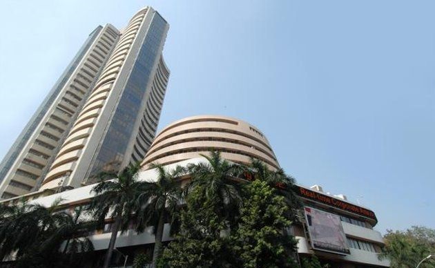 Share Market Today: शेयर बाजार पर भारी पड़ा Omicron का साया, सुबह होते ही 1000 अंक गिरा Sensex