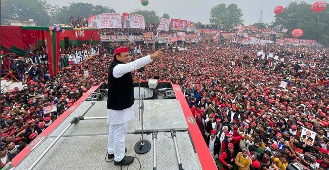 UP Election: अखिलेश यादव ने नये साल पर किया बड़ा ऐलान- यूपी में 300 यूनिट मुफ्त बिजली देने का वादा, किसानों के लिये भी बड़ी घोषणा