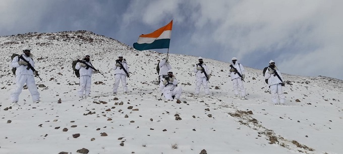 Republic Day: ITBP के जवानों ने माइनस 40 डिग्री तापमान में फहराया तिरंगा, 15,000 फुट ऊंचाई पर लगाए भारत माता की जय के नारें