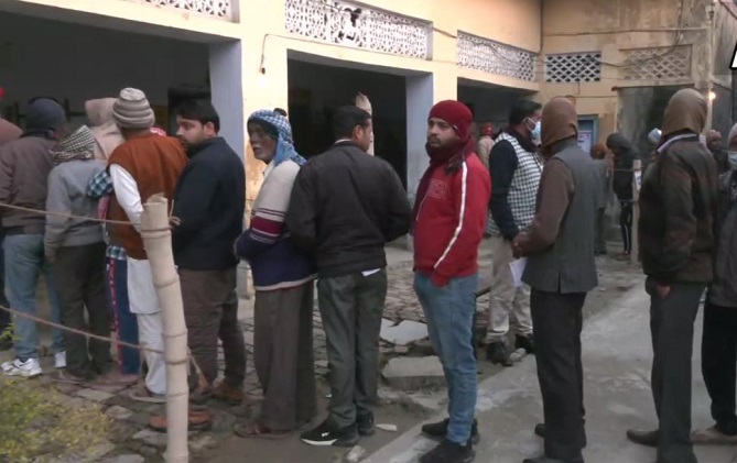 UP Election 2022: जानिए यूपी की 55 सीटों पर अब तक के मतदान का प्रतिशत, पढ़िये वोटिंग से जुड़ा ताजा अपडेट