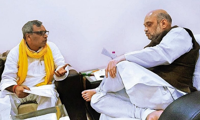 यूपी की सियासी खबर: अमित शाह से दिल्ली में मिले ओमप्रकाश राजभर, क्या है गुपचुप मुलाक़ात का मक़सद? अटकलें तेज