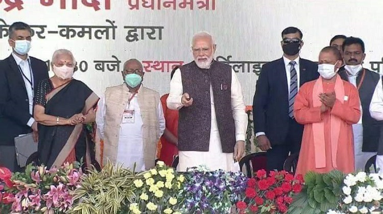 DN Exclusive: गोरखपुर के खाद कारखाने में उत्पादन हुआ ठप, तीन महीने पहले पीएम मोदी ने किया था उद्घाटन DN Exclusive: गोरखपुर के खाद कारखाने में उत्पादन हुआ ठप, तीन महीने पहले पीएम मोदी ने किया था उद्घाटन