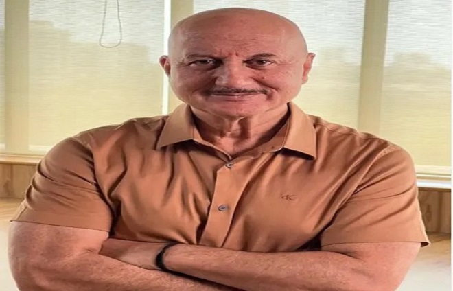 Bollywood Actor: अनुपम खेर ने शुरू की अपने करियर की 525 वीं फिल्म की शुटिंग, कही ये बात