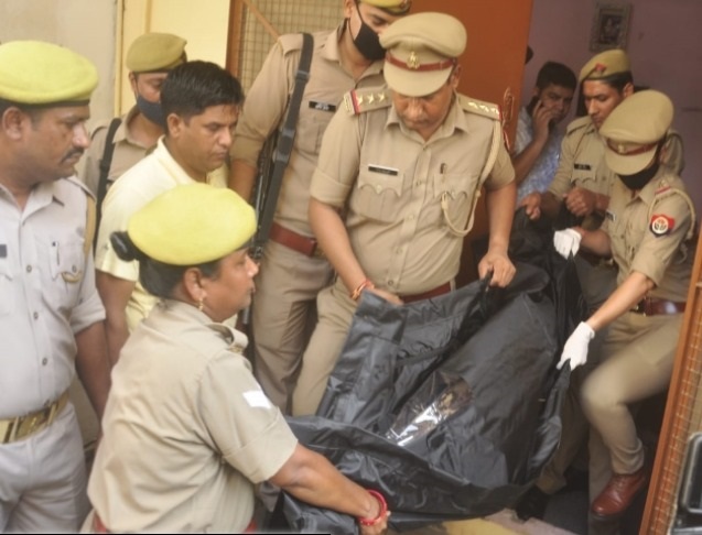Double Murder in UP: यूपी के मेरठ में डबल मर्डर की वारदात से सनसनी, घर में घुसकर नानी और धेवती की हत्या Double Murder in UP: यूपी के मेरठ में डबल मर्डर की वारदात से सनसनी, घर में घुसकर नानी और धेवती की हत्या