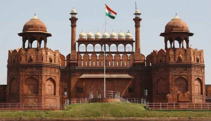 Independence Day 2022: 15 अगस्त नहीं, इस दिन फहराया गया था लाल किले पर पहली बार तिरंगा, जानिये दिलचस्प कहानी Independence Day 2022: 15 अगस्त नहीं, इस दिन फहराया गया था लाल किले पर पहली बार तिरंगा, जानिये दिलचस्प कहानी