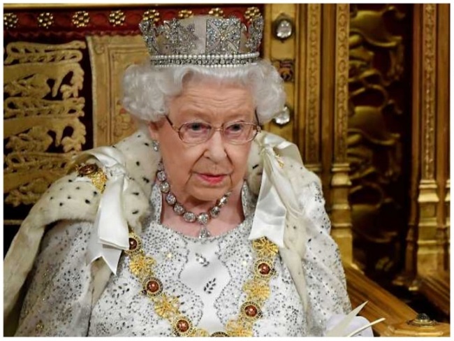 Queen Elizabeth II Death: बिट्रेन की महारानी एलिजाबेथ द्वितीय का निधन, पढ़िये उनसे जुड़ी खास बातें, जानिये कौन बनेगा नया सम्राट?