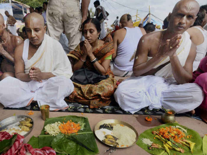 Pitru Paksha 2022: पितृपक्ष पर जानिये पितरों को खुश रखने के ये तरीके, मिलेगा पूरा पुण्य, 16 साल बाद आया ये संयोग