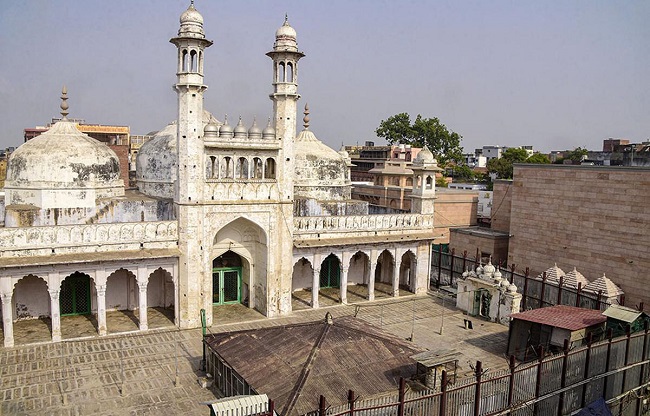 Gyanvapi Case: ज्ञानवापी मामले में सुप्रीम कोर्ट का फैसला, अगले आदेश तक शिवलिंग का संरक्षण जारी रखा जाए Gyanvapi Case: ज्ञानवापी मामले में सुप्रीम कोर्ट का फैसला, अगले आदेश तक शिवलिंग का संरक्षण जारी रखा जाए