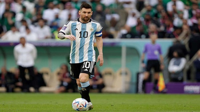 FIFA World Cup 2022: लियोनेल मेसी के इस कमाल से सुपर-16 की दौड़ में लौटी अर्जेंटीना, जानिये ये खास बातें