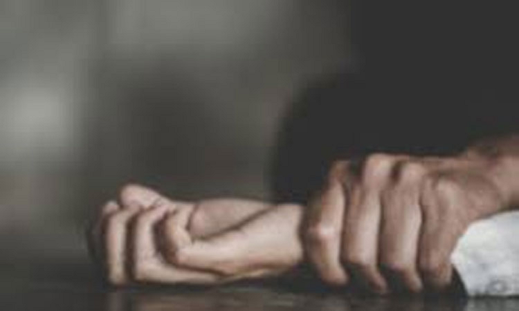 Crime in UP: पुलिस ने दलित युवती से दुष्कर्म मामले में युवक को भेजा जेल Crime in UP: पुलिस ने दलित युवती से दुष्कर्म मामले में युवक को भेजा जेल