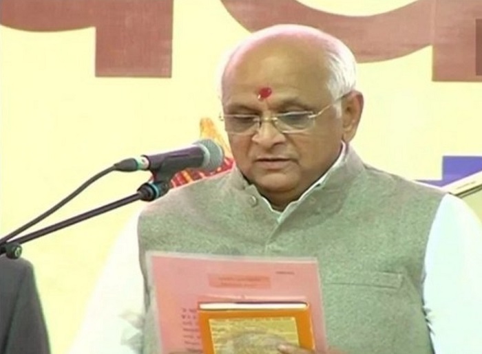 गुजरात में भूपेंद्र पटेल की ताजपोशी थोड़ी देर में, शपथ ग्रहण के लिये पीएम मोदी समेत कई नेता मौजूद, जानिये कितने MLA लेंगे मंत्री पद की शपथ