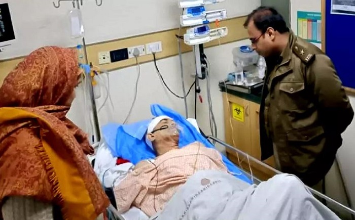 सीसीटीवी फुटेज में दिल्ली पुलिस के एएसआई को बार-बार चाकू मारता दिखा चोरी का आरोपी
