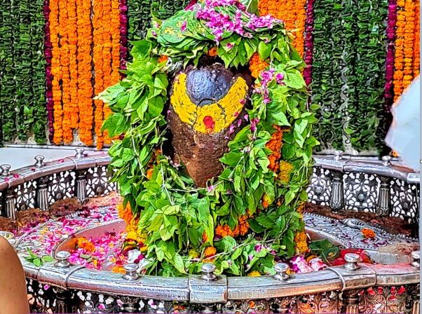 Mahashivratri 2023: राशियों के अनुसार महाशिवरात्रि पर इस तरह चढ़ाएं बेलपत्र, जानिये महादेव को खुश रखने के ये खास विधान