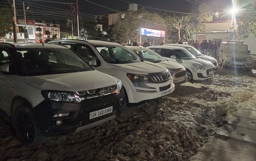 गोरखपुर और देवरिया से 7 अन्तर्राज्यीय वाहन चोर गिरफ्तार, कई गाड़ियां बरामद, जानिये UP STF की पूरी कार्रवाई