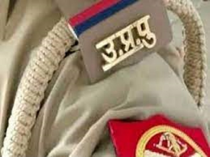 यूपी के आधा दर्जन पुलिसकर्मियों को कोर्ट ने एक दिन के लिये भेजा जेल, जानिये क्यों मिली कारावास की सजा