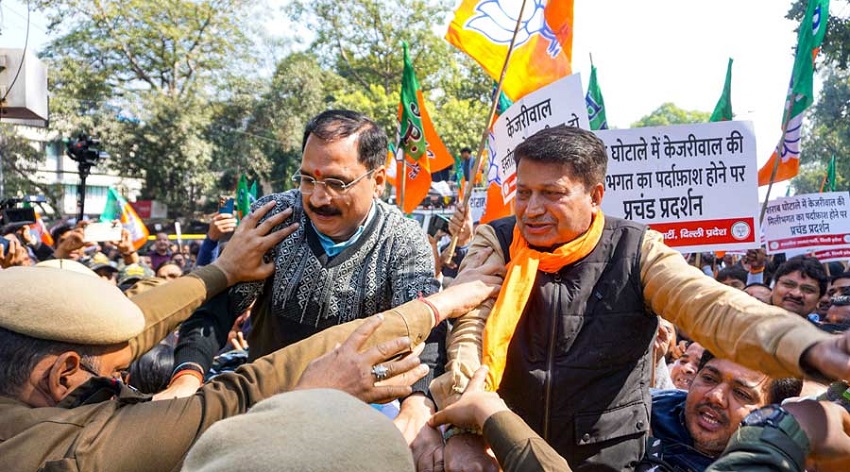 Delhi Excise Policy: दिल्ली में भाजपा का केजरीवाल सरकार के खिलाफ विरोध-प्रदर्शन, सीएम से इस्तीफे से मांग