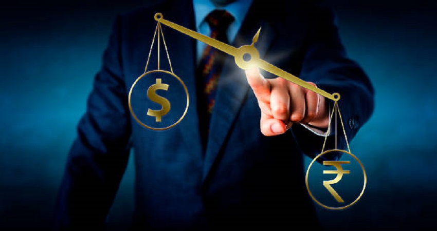 Rupees vs Dollar:शुरुआती कारोबार में डॉलर के मुकाबले मजबूत हुआ रुपया, जानिये कितने पैसे उछला Rupees vs Dollar:शुरुआती कारोबार में डॉलर के मुकाबले मजबूत हुआ रुपया, जानिये कितने पैसे उछला