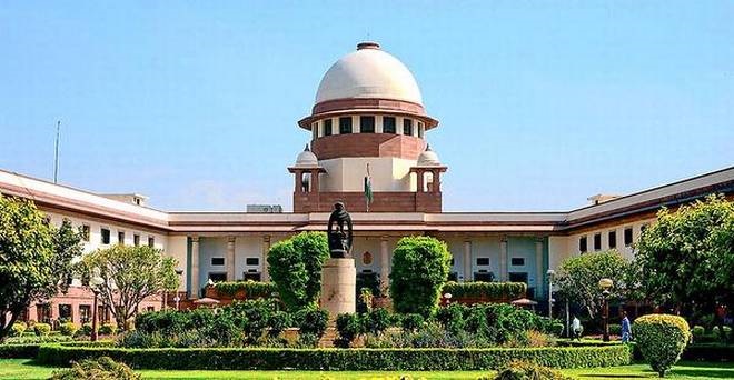 Karnataka: क्या हिजाब पहनकर एग्जाम दे पाएंगी मुस्लिम छात्राएं? होली के बाद सुप्रीम कोर्ट करेगा पीठ गठित