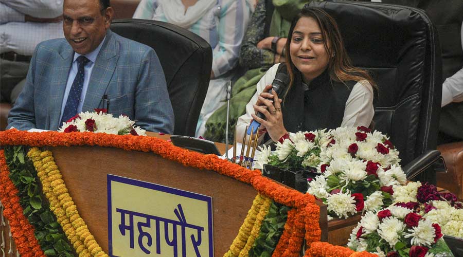 निगम के फैसलों के लिए ‘आप’ नेता दिल्ली की महापौर को ‘रिमोट’ से संचालित कर रहे : भाजपा