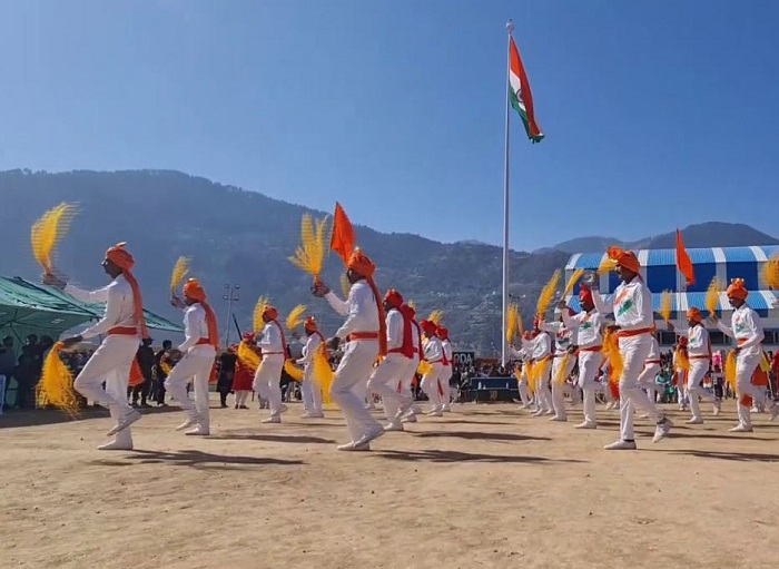 भारतीय सेना ने बनाया नया रिकार्ड, 100 फुट की ऊंचाई पर यहां फहराया राष्ट्रीय ध्वज