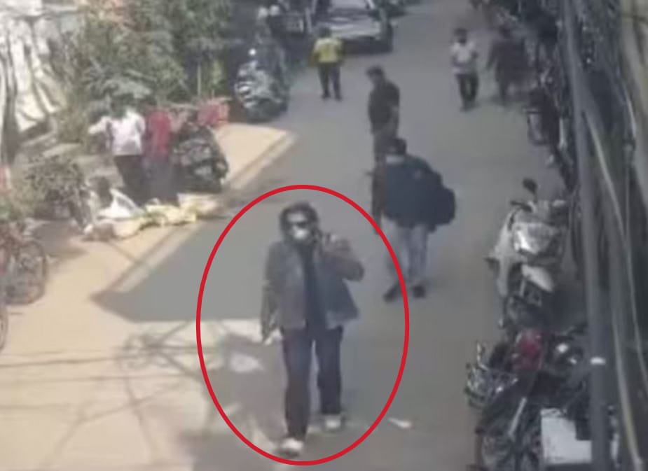 अमृतपाल सिंह का एक और सीसीटीवी फुटेज सोशल मीडिया पर आया सामने, बिना पगड़ी के बेपरवाह घूमता दिखा
