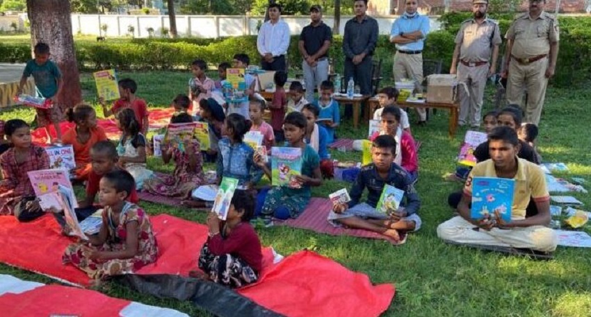 यूपी में बच्चों की जिंदगी में तालीम की रोशनी के लिये अनूठी पहल, जानिये बहराइच की ‘मोगली पाठशाला’ के बारे में