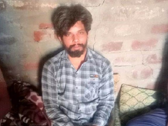 अजब-गजब: कोविड-19 के कारण मृत व्यक्ति दो साल बाद लौटा घर, जानिये क्या हुआ आगे अजब-गजब: कोविड-19 के कारण मृत व्यक्ति दो साल बाद लौटा घर, जानिये क्या हुआ आगे