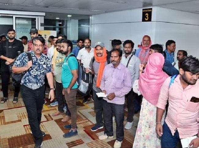 ऑपरेशन कावेरी के तहात 365 लोगों का नया जत्था लौटा स्वदेश, जानिय हिंसाग्रस्त सुडान की ताजा स्थिति ऑपरेशन कावेरी के तहात 365 लोगों का नया जत्था लौटा स्वदेश, जानिय हिंसाग्रस्त सुडान की ताजा स्थिति