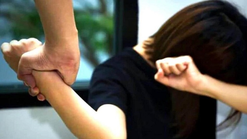 दिल्ली फिर शर्मसार, मॉल में गई नाबालिग लड़की से खिलौना विक्रेता ने की छेड़छाड़, आरोपी गिरफ्तार