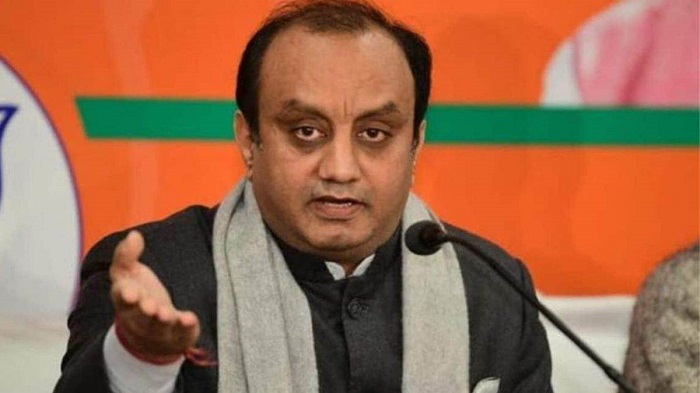 अरविंद केजरीवाल के बंगले की तुलना सद्दाम हुसैन, किम जोंग के आवासों से, पढ़ें पूरा अपडेट