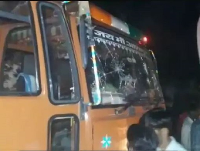 पशु तस्करी के संदेह में पांच ट्रक चालकों से भयंकर मारपीट, चार गिरफ्तार, जानिये पूरा मामला